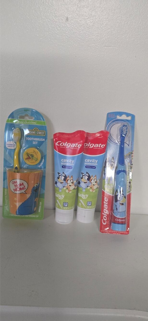 colgate optic white toothpaste kids Kids Oral Care Kit (Bluey + Sesame Street)